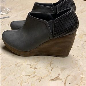 Dr Scholls booties NWOT